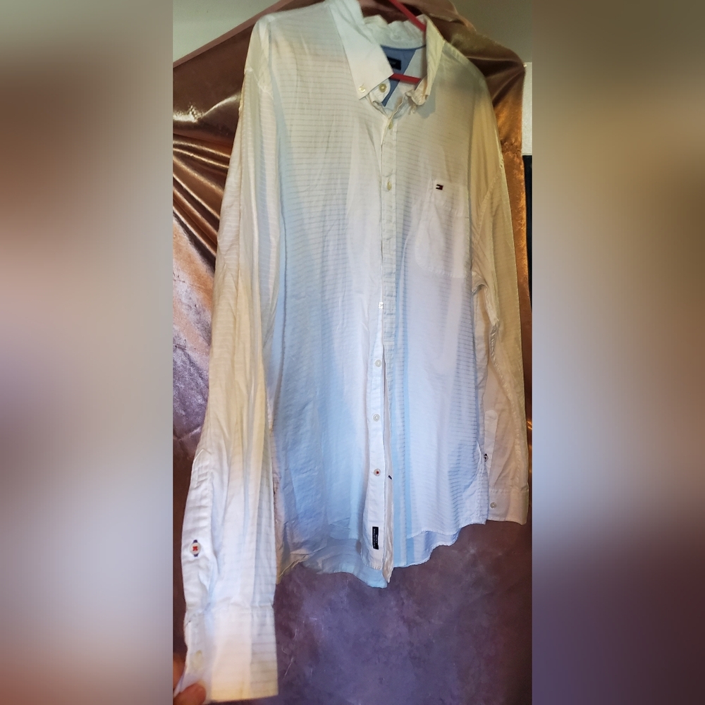 Men's Tommy Hilfiger White Dress Shirt.